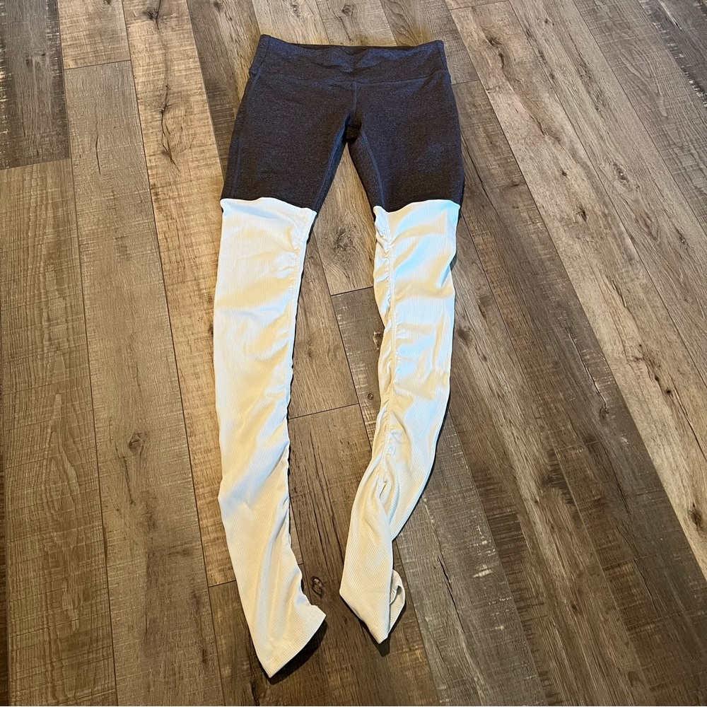 Alo Yoga Goddess Leggings.